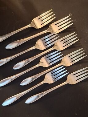 8 LADY HAMILTON Dessert Forks By Community